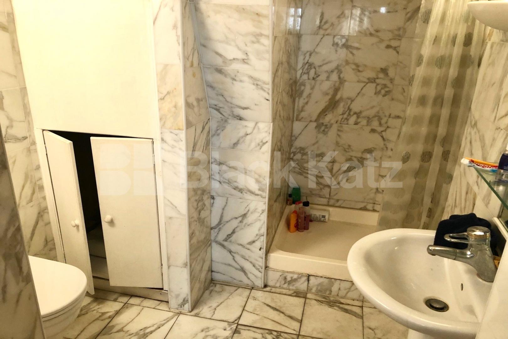 Two bedroomed, two bathroomed period conversion Union Street, London Bridge